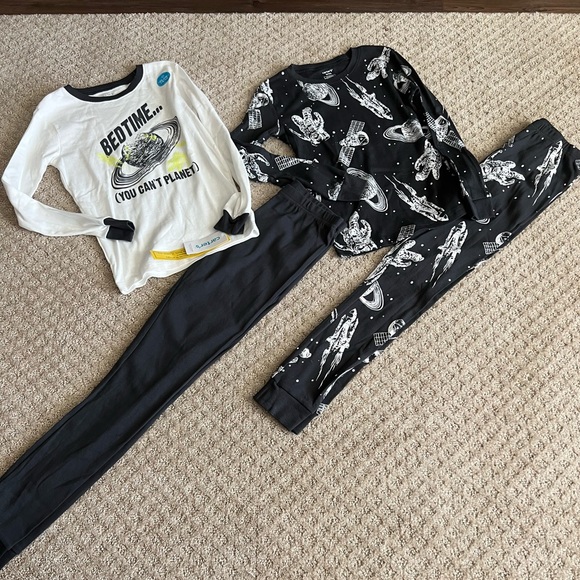 New Carters Glow in the Dark Bedtime You can’t planet pjs - Picture 9 of 12